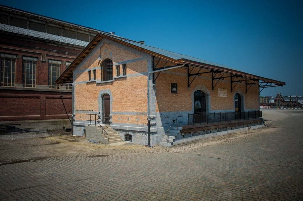 Bâtiment des produits dangereux Cover